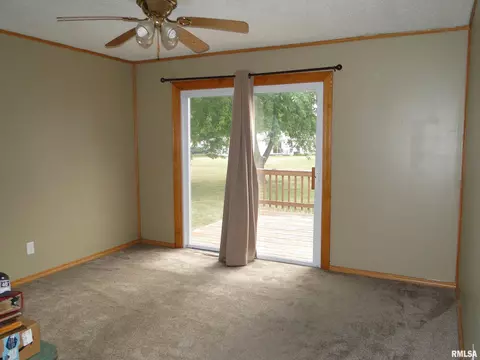 305 Maple St, Augusta, IL 62311 photo 12