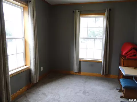 305 Maple St, Augusta, IL 62311 photo 18