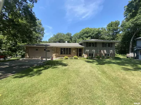 24450 E Oak Park Rd, Canton, IL 61520 photo 2
