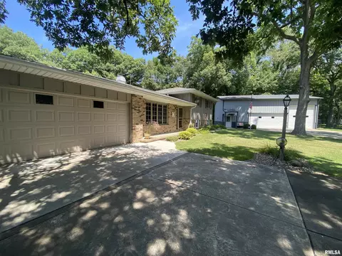 24450 E Oak Park Rd, Canton, IL 61520 photo 6