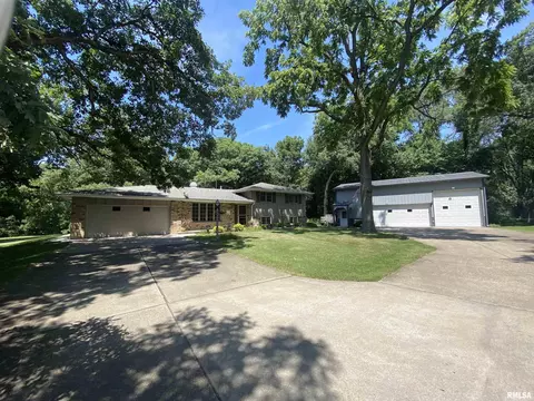 24450 E Oak Park Rd, Canton, IL 61520 photo 5