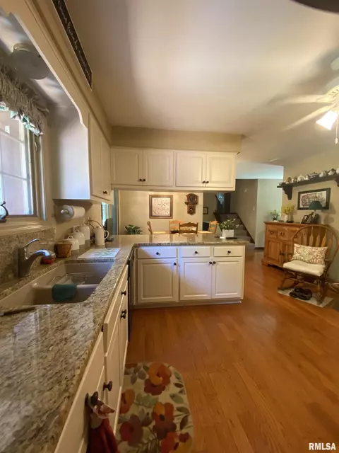24450 E Oak Park Rd, Canton, IL 61520 photo 30