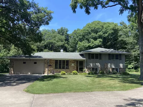 24450 E Oak Park Rd, Canton, IL 61520