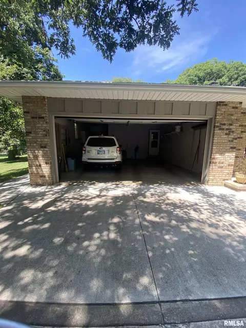 24450 E Oak Park Rd, Canton, IL 61520 photo 7