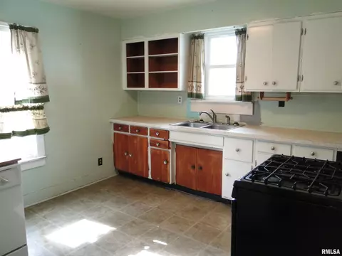 520 W Jefferson St, Macomb, IL 61455 photo 7