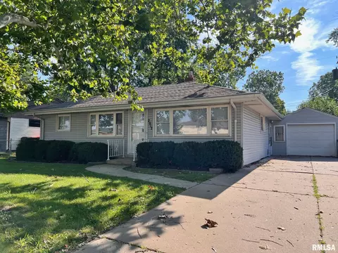 2912 N Sterling Ave, Peoria, IL 61604
