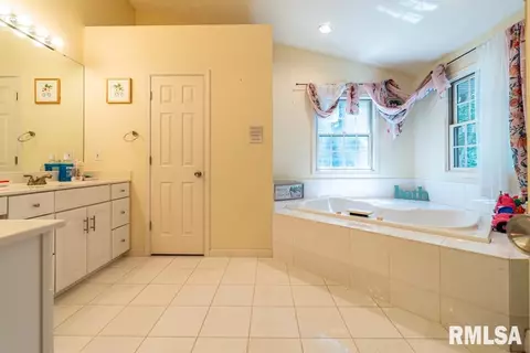 7109 S Ridgebrook Dr, Mapleton, IL 61547 photo 30