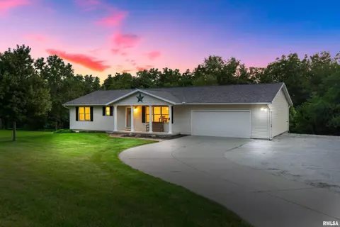 1100 Dallas Rd, Washington, IL 61571