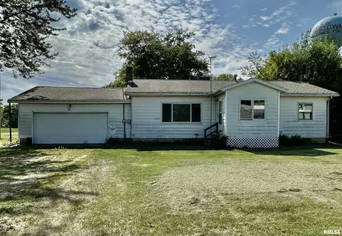 1418 N Broadway St, Lewistown, IL 61542