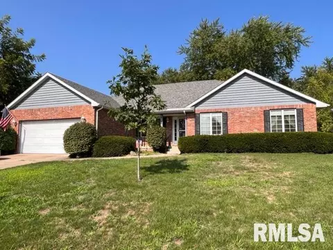 7011 N Wildlife Dr, Peoria, IL 61615