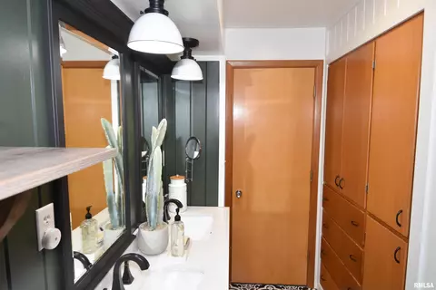 818 N Main St, Eureka, IL 61530 photo 16