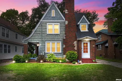 3025 N Sheridan Rd, Peoria, IL 61604