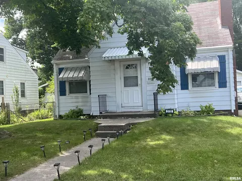 3115 N Ellis St, Peoria, IL 61604