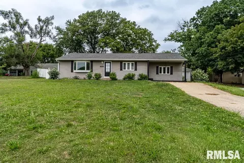 14023 N Edgewater Dr, Chillicothe, IL 61523