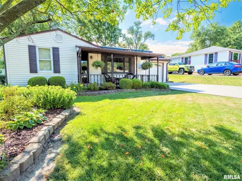211 Mary St, Washington, IL 61571
