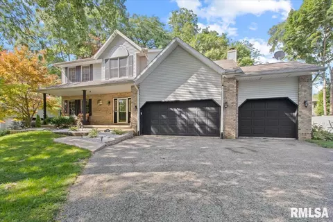 618 W Bayside Dr, Germantown Hills, IL 61548