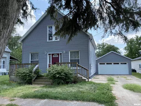 716 E Locust St, Canton, IL 61520