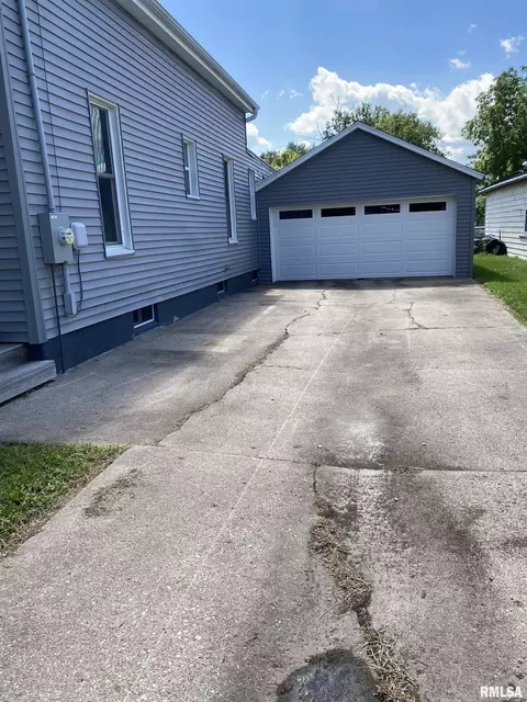716 E Locust St, Canton, IL 61520 photo 61