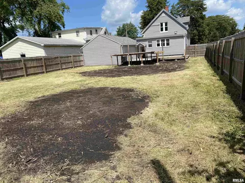 716 E Locust St, Canton, IL 61520 photo 58