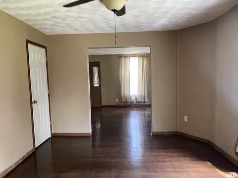 716 E Locust St, Canton, IL 61520 photo 12