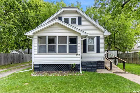 2712 N Ellis St, Peoria, IL 61604