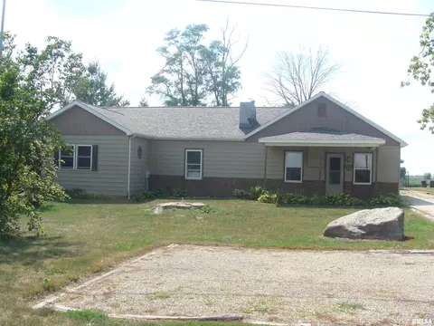 103 N High St, Trivoli, IL 61569