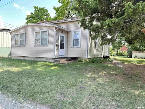 308 Fayette St, Pekin, IL 61554