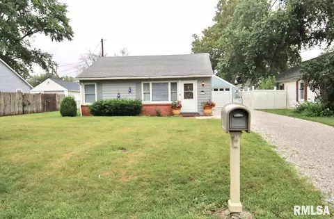 38 River Dr, North Pekin, IL 61554