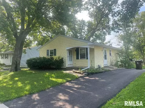 4320 W Castleton Rd, Peoria, IL 61615