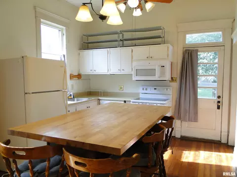 608 E Carroll St, Macomb, IL 61455 photo 8