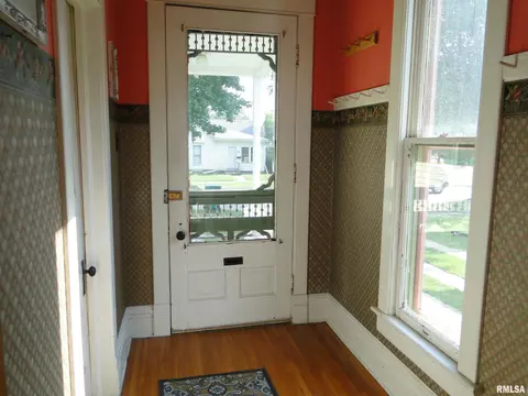608 E Carroll St, Macomb, IL 61455 photo 3
