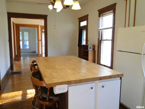 608 E Carroll St, Macomb, IL 61455 photo 10