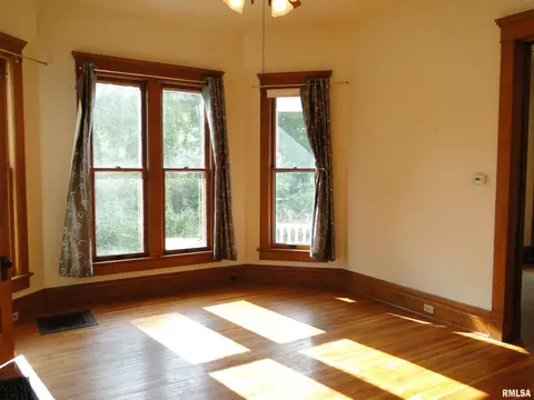 608 E Carroll St, Macomb, IL 61455 photo 5