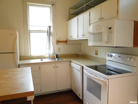 608 E Carroll St, Macomb, IL 61455 photo 9