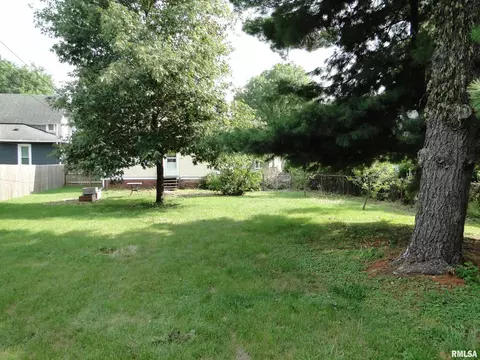 608 E Carroll St, Macomb, IL 61455 photo 23