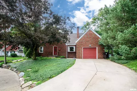 303 N Kickapoo Ter, Peoria, IL 61604
