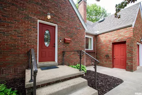303 N Kickapoo Ter, Peoria, IL 61604 photo 4