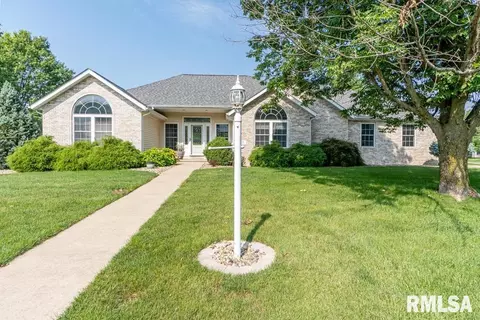11 Linden Ct, Morton, IL 61550