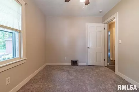 409 Monroe St, Washington, IL 61571 photo 12