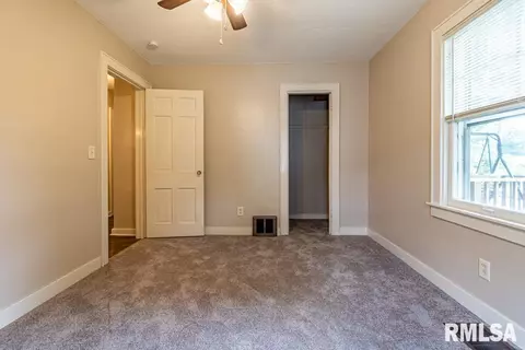 409 Monroe St, Washington, IL 61571 photo 9