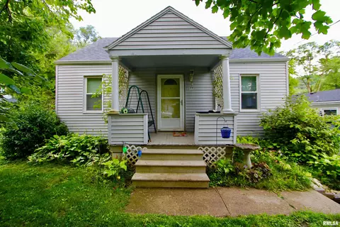 107 Gardner Ave, East Peoria, IL 61611