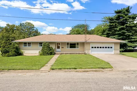 317 S Ida St, Lacon, IL 61540