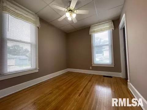 907 S Dudley St, Macomb, IL 61455 photo 7