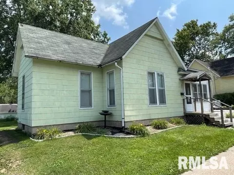 907 S Dudley St, Macomb, IL 61455 photo 11
