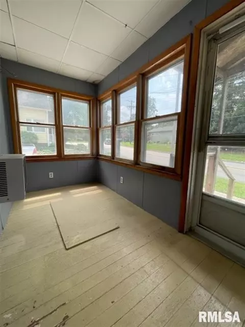 907 S Dudley St, Macomb, IL 61455 photo 12