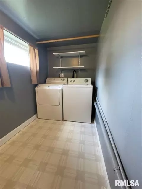 907 S Dudley St, Macomb, IL 61455 photo 10