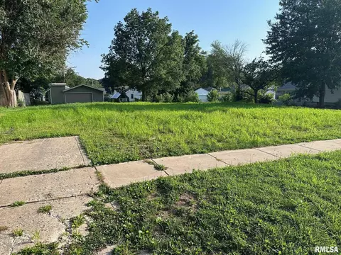 1016 E Rouse Ave, Peoria Heights, IL 61616