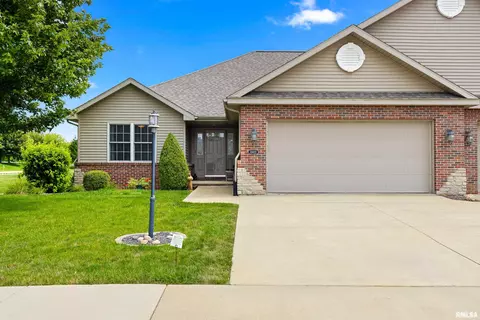 10822 N Dorset St, Peoria, IL 61615