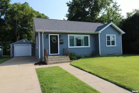 612 Spring St, Washington, IL 61571
