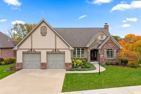 8500 N Wyndhill Ln, Peoria, IL 61615